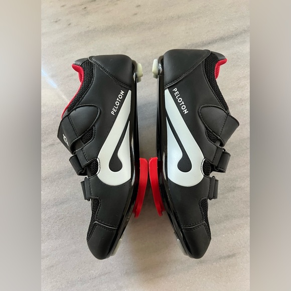 Peloton Black and Red Cycling Shoes size 40(women’s 9) - Picture 4 of 8